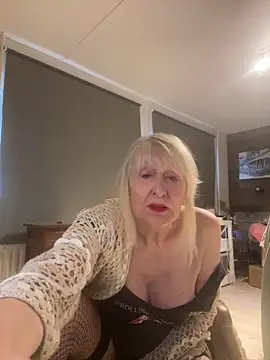 Snapshot of SexyKato001 chatting on November 25, 2025, 8:36 am SexyKato001 online show from November 25, 2025, 8:36 am