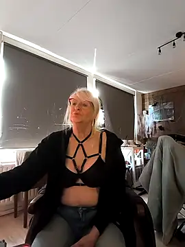 Snapshot of SexyKato001 chatting on November 6, 2025, 12:42 pm SexyKato001 online show from November 6, 2025, 12:42 pm