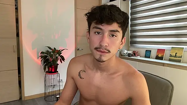 Snapshot of sweettaaron01 chatting on October 23, 2025, 5:22 pm sweettaaron01 online show from October 23, 2025, 5:22 pm