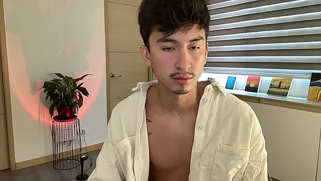 Snapshot of sweettaaron01 chatting on October 15, 2025, 5:32 pm sweettaaron01 online show from October 15, 2025, 5:32 pm