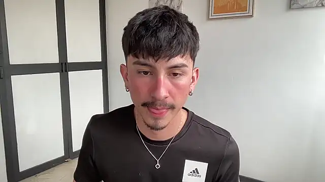 sweettaaron01 online show from February 10, 2026, 6:18 pm