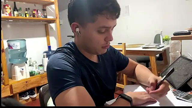 Haustin202 online show from November 4, 2025, 1:53 am