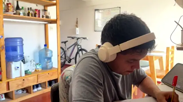 Haustin202 online show from October 31, 2025, 7:54 pm