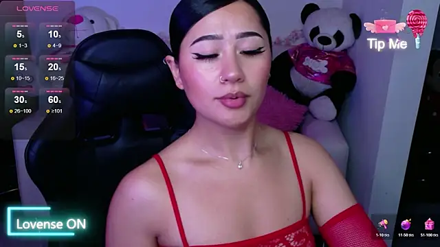 Snapshot of evelyn_ch_ chatting on November 8, 2025, 10:52 am evelyn ch online show from November 8, 2025, 10:52 am