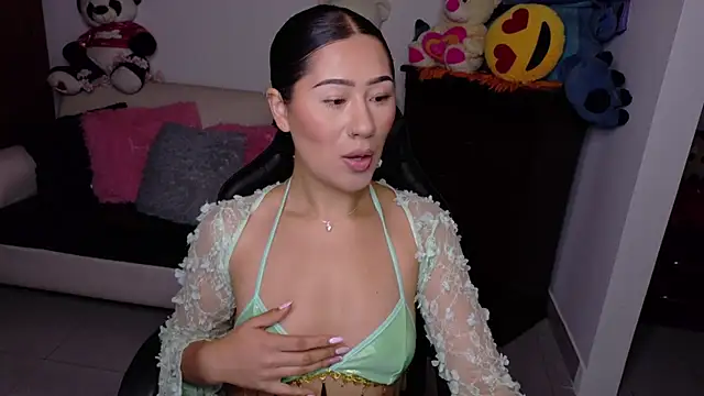 Snapshot of evelyn_ch_ chatting on October 22, 2025, 2:05 pm evelyn ch online show from October 22, 2025, 2:05 pm