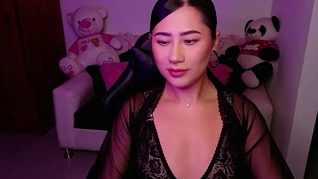 Snapshot of evelyn_ch_ chatting on November 11, 2025, 11:05 am evelyn ch online show from November 11, 2025, 11:05 am