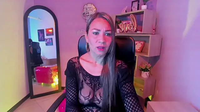 Stefy Zea online show from December 3, 2025, 5:01 pm