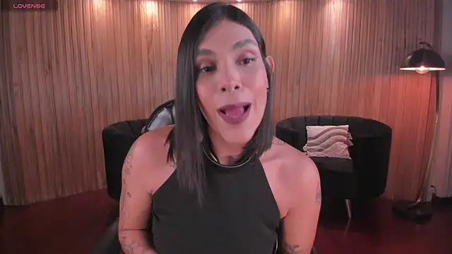 Snapshot of SarahYates chatting on November 4, 2025, 4:27 am SarahYates online show from November 4, 2025, 4:27 am