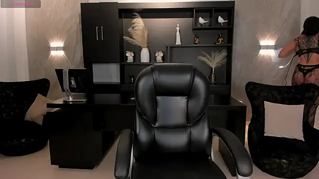 Snapshot of SarahYates chatting on November 3, 2025, 5:12 am SarahYates online show from November 3, 2025, 5:12 am