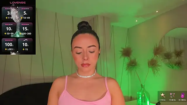 IsabellaMoreau online show from March 8, 2026, 6:11 pm