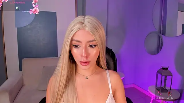 Snapshot of IsabellaMoreau chatting on May 31, 2026, 5:51 pm IsabellaMoreau online show from May 31, 2026, 5:51 pm