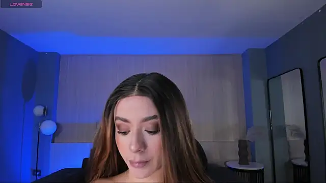 Snapshot of IsabellaMoreau chatting on July 2, 2026, 8:04 pm IsabellaMoreau online show from July 2, 2026, 8:04 pm