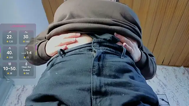 Snapshot of Larissa_Antonella chatting on November 17, 2025, 3:43 am Larissa Antonella online show from November 17, 2025, 3:43 am