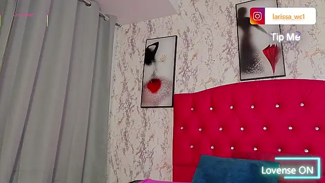 Snapshot of Larissa_Antonella chatting on December 3, 2025, 4:24 am Larissa Antonella online show from December 3, 2025, 4:24 am