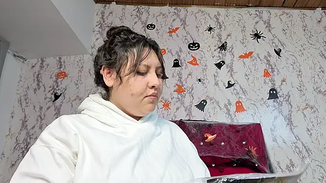 Snapshot of Larissa_Antonella chatting on October 25, 2025, 3:49 am Larissa Antonella online show from October 25, 2025, 3:49 am