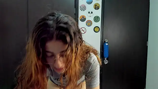 Snapshot of star_shooting8 chatting on October 1, 2025, 11:52 pm star shooting8 online show from October 1, 2025, 11:52 pm