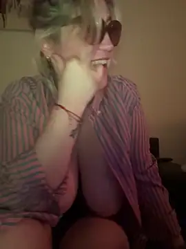 Granlady7 online show from April 13, 2026, 9:24 am