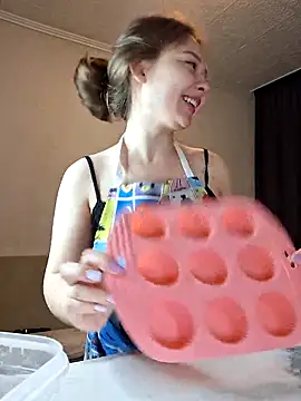Olivia OliV online show from May 22, 2026, 1:03 am