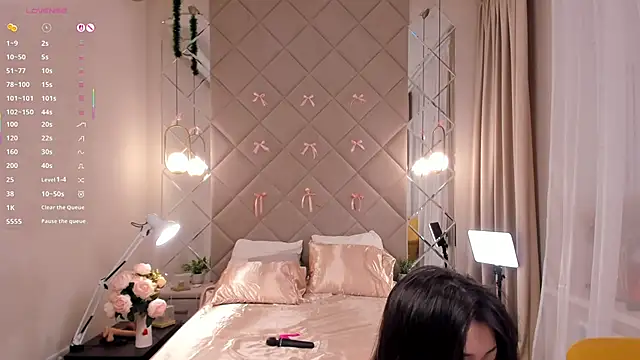 Nelly Kimm online show from March 16, 2026, 1:13 am