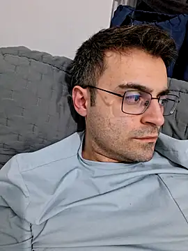 Obstacless online show from February 17, 2026, 7:00 pm