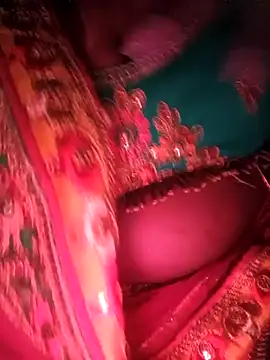 Dassing strip couple online show from March 6, 2026, 8:48 pm