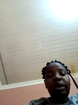 ShySexyBaddiexx online show from January 9, 2026, 12:45 pm