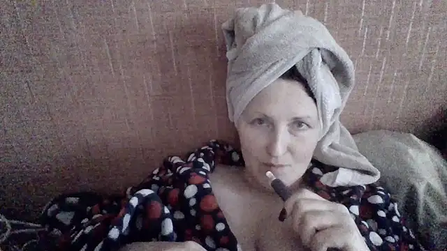 Snapshot of AllaSowinskaya chatting on February 9, 2026, 8:01 am AllaSowinskaya online show from February 9, 2026, 8:01 am