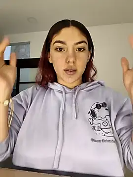 Victoria Beaumont online show from March 25, 2026, 11:09 am