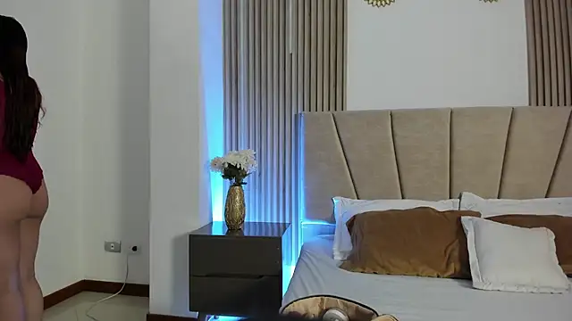 Victoria Beaumont online show from February 26, 2026, 11:54 am