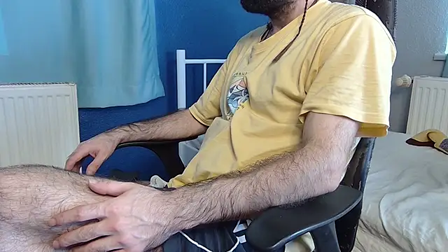 Snapshot of flydirty chatting on November 16, 2025, 12:10 pm flydirty online show from November 16, 2025, 12:10 pm