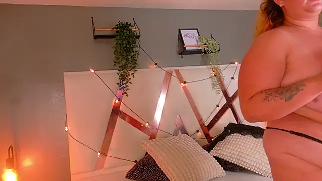 JenaCooper  online show from April 7, 2026, 2:35 am