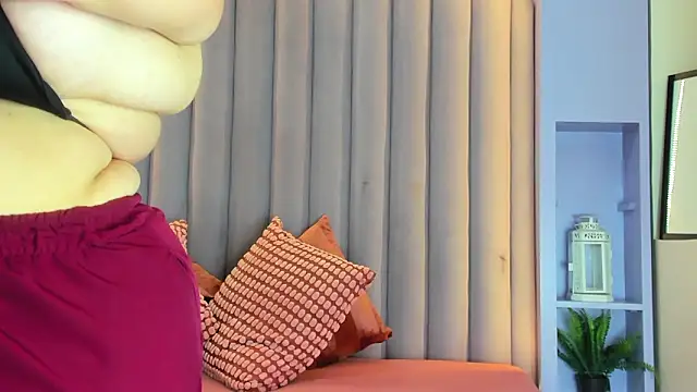 JenaCooper  online show from February 7, 2026, 2:52 am