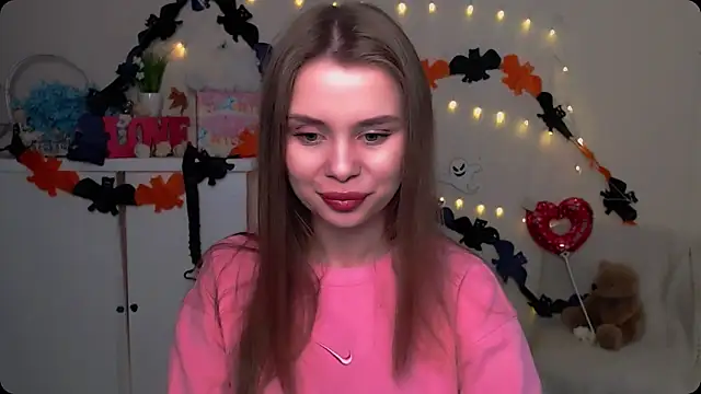 Snapshot of OceanicDawn chatting on November 3, 2025, 6:51 am OceanicDawn online show from November 3, 2025, 6:51 am