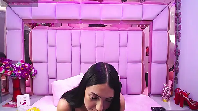 Snapshot of Issabela_Mackey_ chatting on December 21, 2025, 4:36 am Issabela Mackey online show from December 21, 2025, 4:36 am