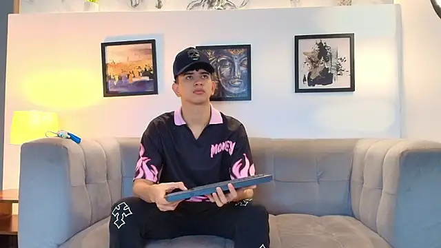 TWINKS FRIENDS online show from March 13, 2026, 1:16 pm