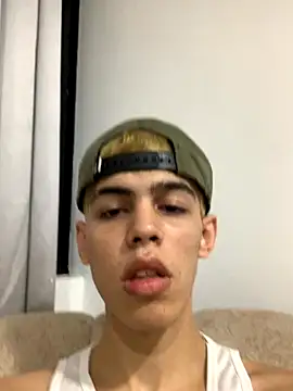 TWINKS FRIENDS online show from November 22, 2025, 1:15 am