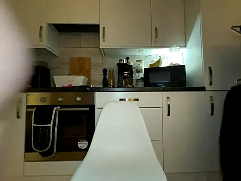 Snapshot of FrancescaXO chatting on December 5, 2025, 6:45 am FrancescaXO online show from December 5, 2025, 6:45 am