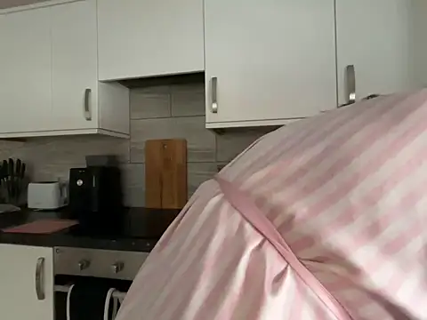 Snapshot of FrancescaXO chatting on October 2, 2025, 7:01 am FrancescaXO online show from October 2, 2025, 7:01 am