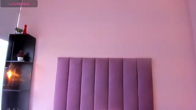 violet myerrs online show from December 19, 2025, 2:41 pm