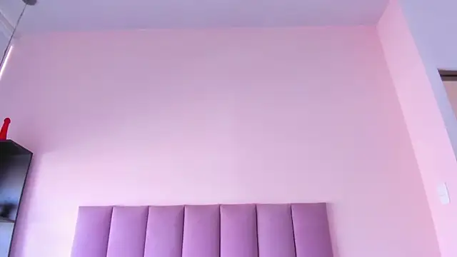 violet myerrs online show from November 12, 2025, 1:26 pm