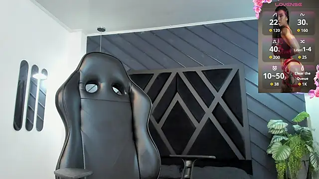 Snapshot of zoe_martins_ chatting on November 29, 2025, 5:35 pm zoe martins online show from November 29, 2025, 5:35 pm