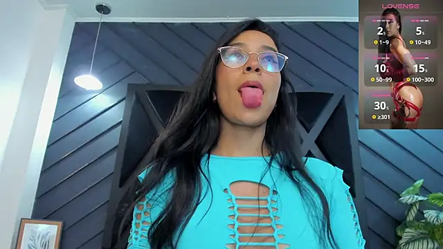 Snapshot of zoe_martins_ chatting on November 12, 2025, 5:17 pm zoe martins online show from November 12, 2025, 5:17 pm