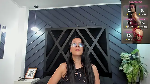 Snapshot of zoe_martins_ chatting on November 26, 2025, 5:35 pm zoe martins online show from November 26, 2025, 5:35 pm