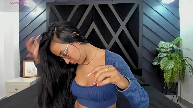 Snapshot of zoe_martins_ chatting on November 25, 2025, 5:35 pm zoe martins online show from November 25, 2025, 5:35 pm