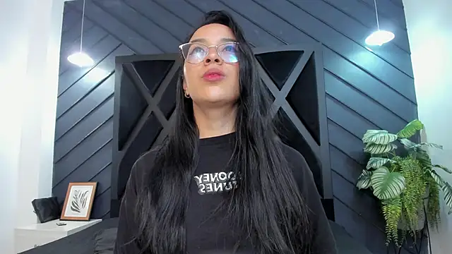 Snapshot of zoe_martins_ chatting on November 21, 2025, 5:23 pm zoe martins online show from November 21, 2025, 5:23 pm