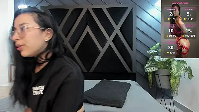 Snapshot of zoe_martins_ chatting on November 13, 2025, 5:28 pm zoe martins online show from November 13, 2025, 5:28 pm