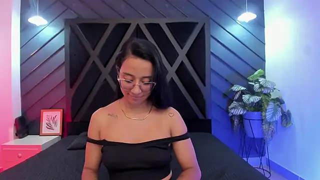 Snapshot of zoe_martins_ chatting on December 5, 2025, 5:22 pm zoe martins online show from December 5, 2025, 5:22 pm