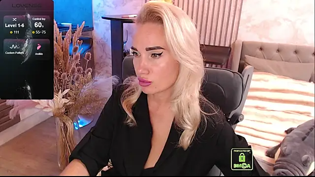 Snapshot of FreeBerryMILF chatting on April 14, 2026, 8:36 pm FreeBerryMILF online show from April 14, 2026, 8:36 pm