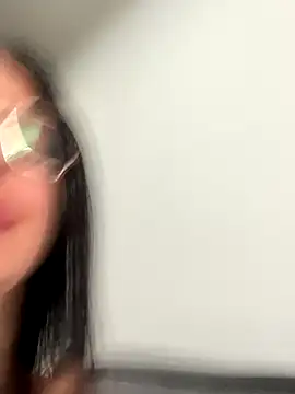 jujuarantes  2025 online show from December 15, 2025, 11:38 am