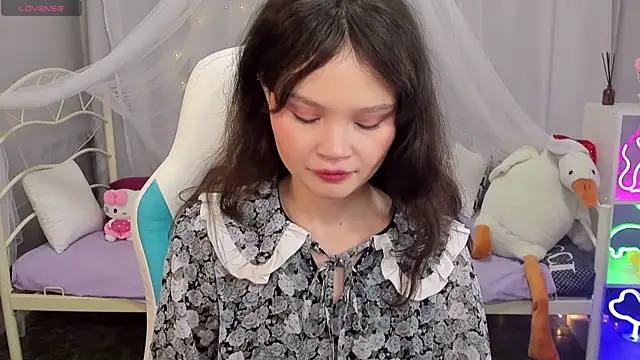 Snapshot of EmilyChaves chatting on December 21, 2025, 4:36 am EmilyChaves online show from December 21, 2025, 4:36 am